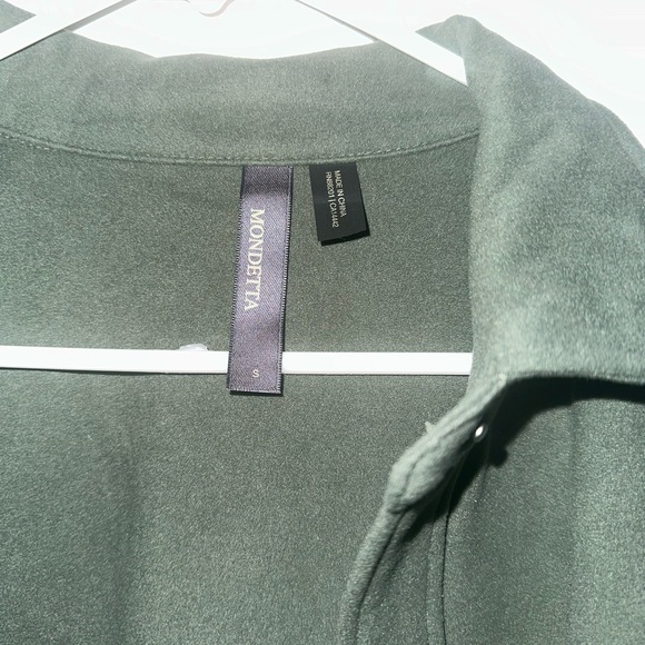 Dark Green Button-Up Shirt. Size S - Picture 2 of 2